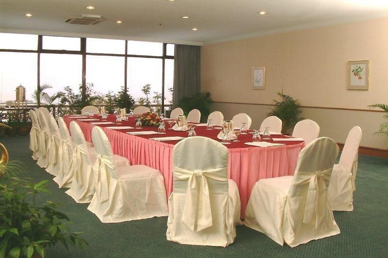 M Social Resort Penang Tanjung Bungah  Extérieur photo